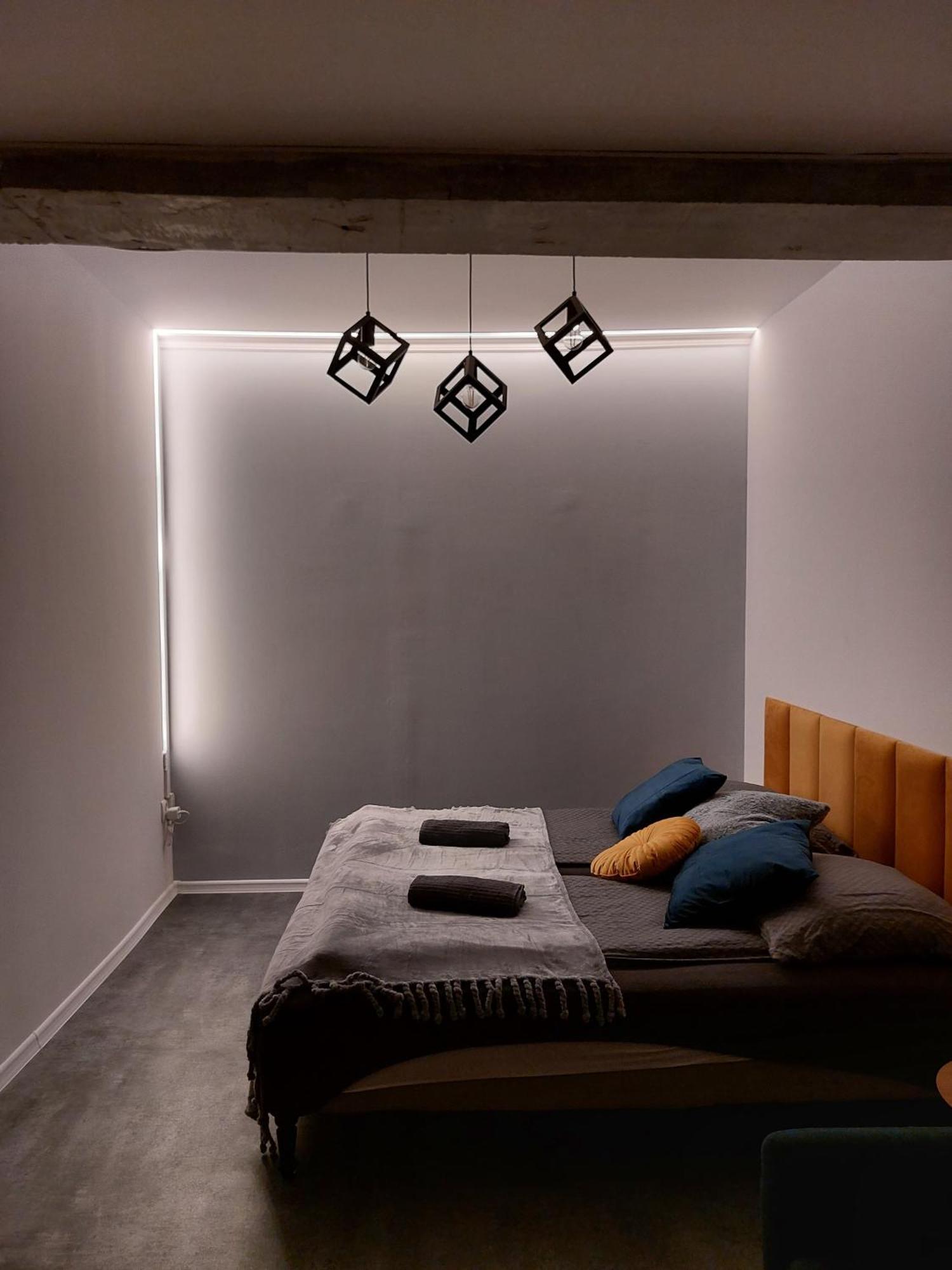 Flores Apartament カトヴィツェ 部屋 写真