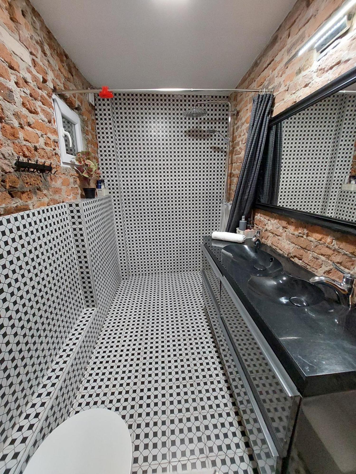 Flores Apartament カトヴィツェ 部屋 写真