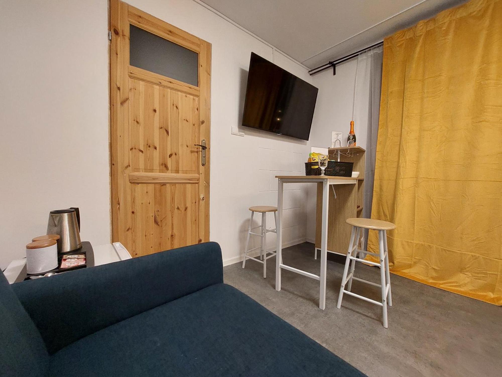 Flores Apartament カトヴィツェ 部屋 写真