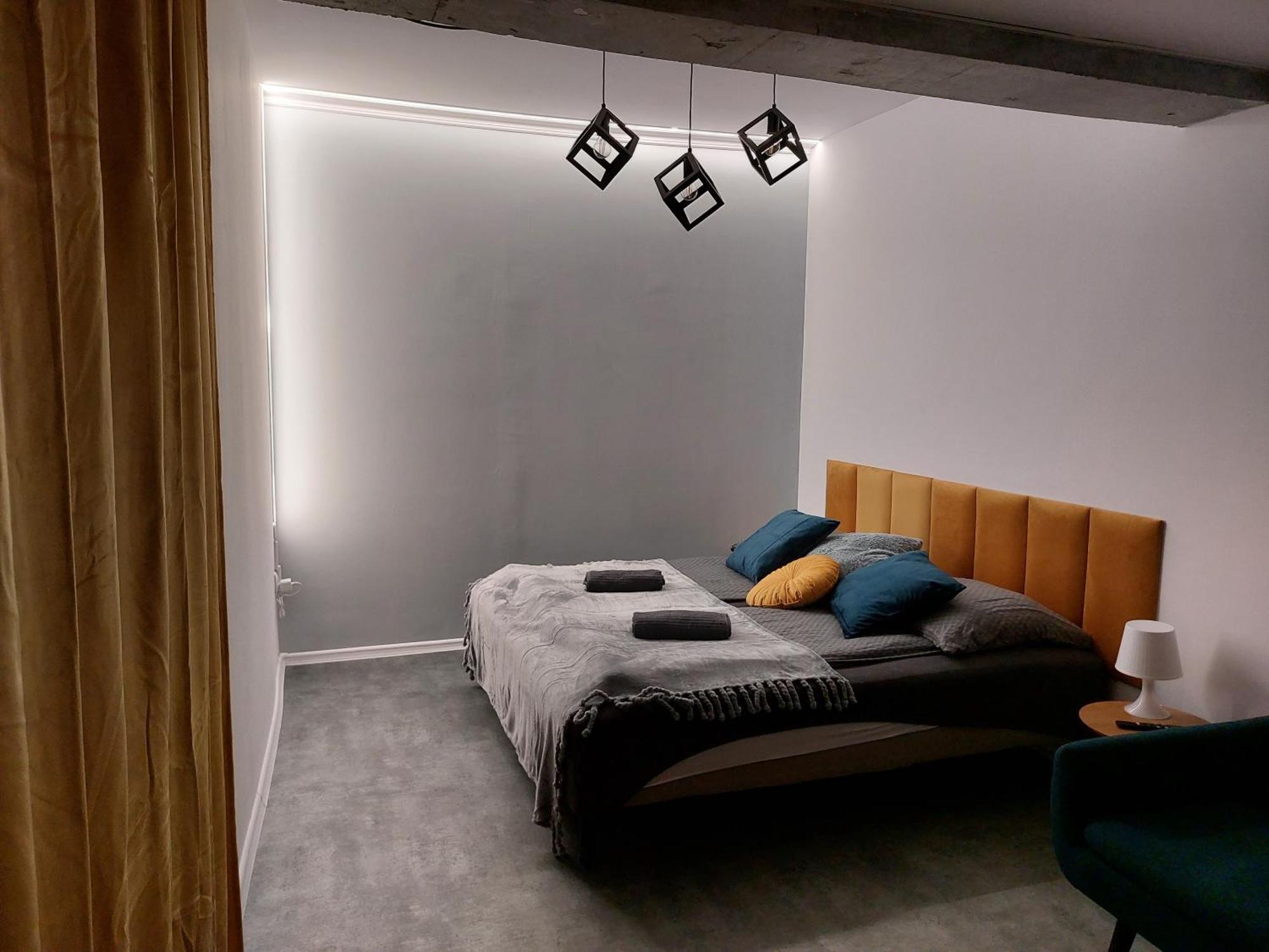 Flores Apartament カトヴィツェ 部屋 写真